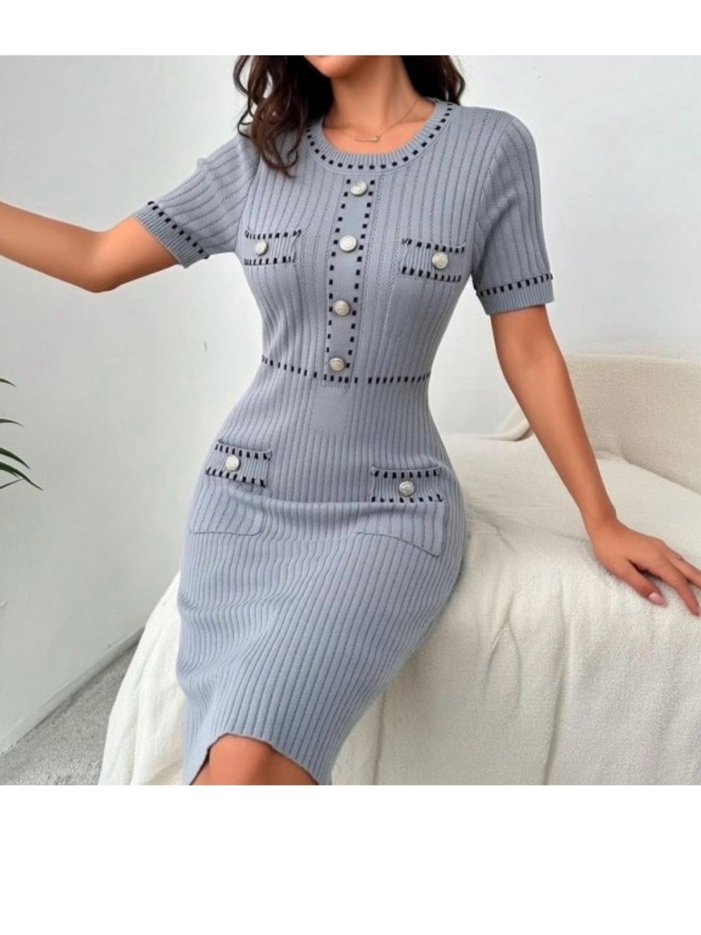 Elegant Ribbed Knit Midi Dress in Light Gray